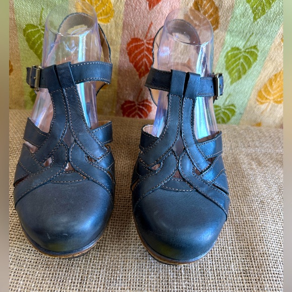 B.O.C. Lizzie Wedge Sandals 10 - Picture 2 of 7